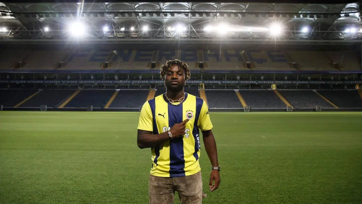 Allan Saint-Maximin resmen Fenerbahçe'de: Maliyeti açıklandı