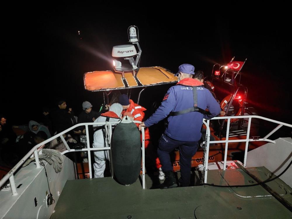 Balıkesir'de jandarma operasyonlarında 131 düzensiz göçmen yakalandı