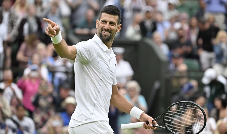 Wimbledon'da Swiatek ve Djokovic, üçüncü tura yükseldi