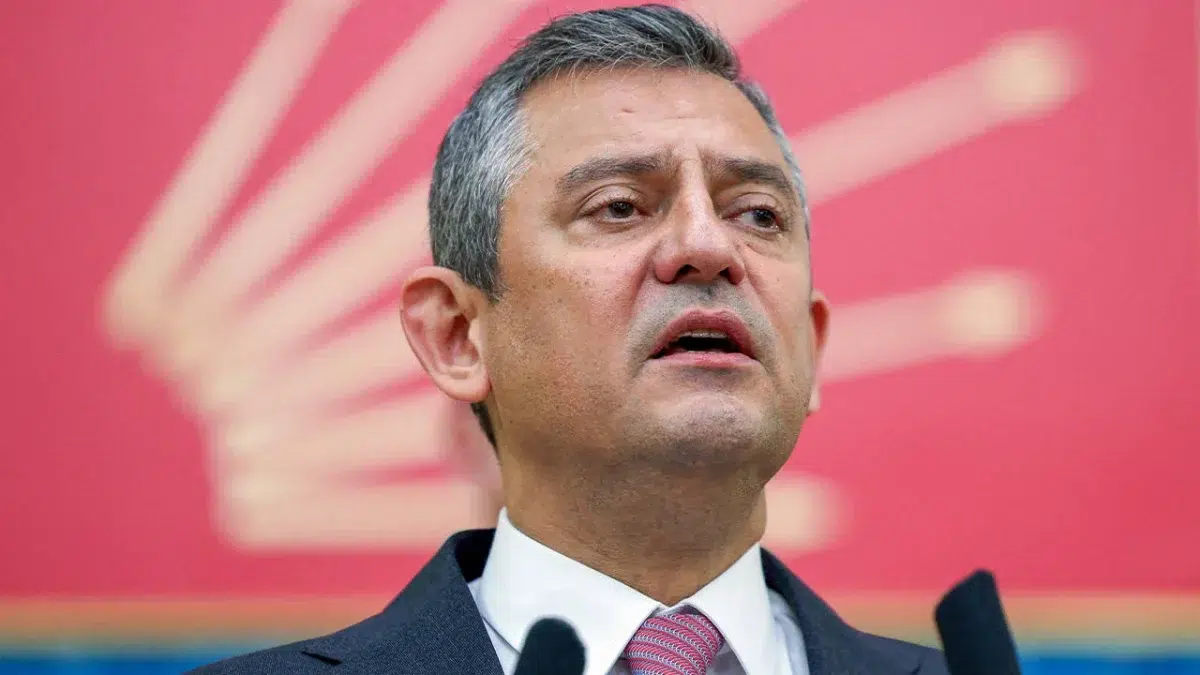 ÖZgür Özel