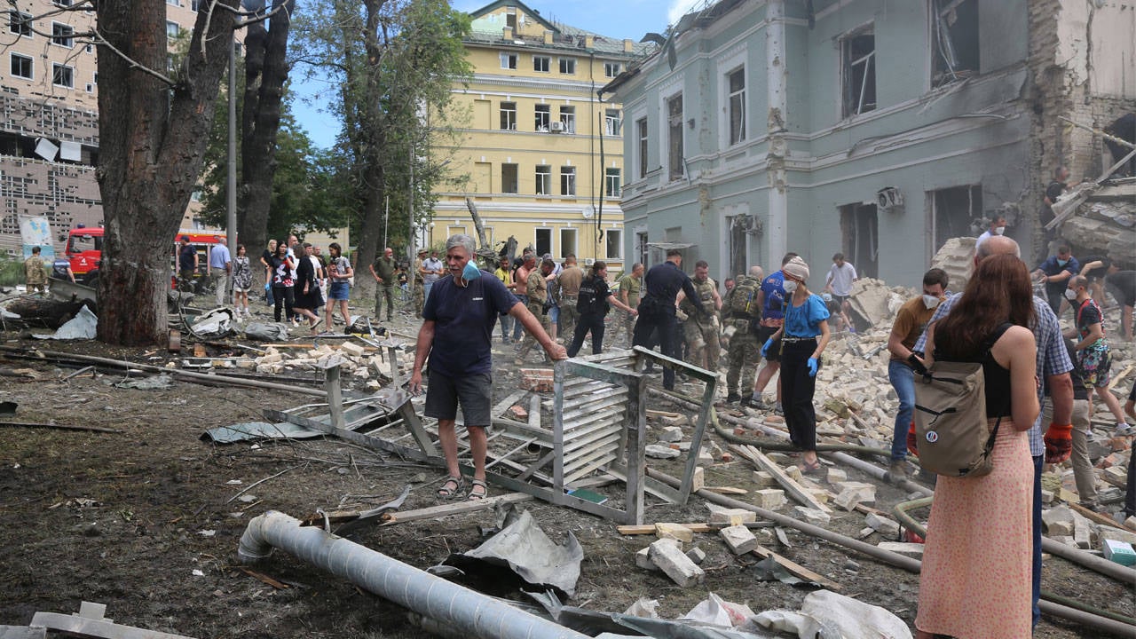 Rusya’nın Kiev’i vurduğu saldırıda can kaybı 38’e yükseldi