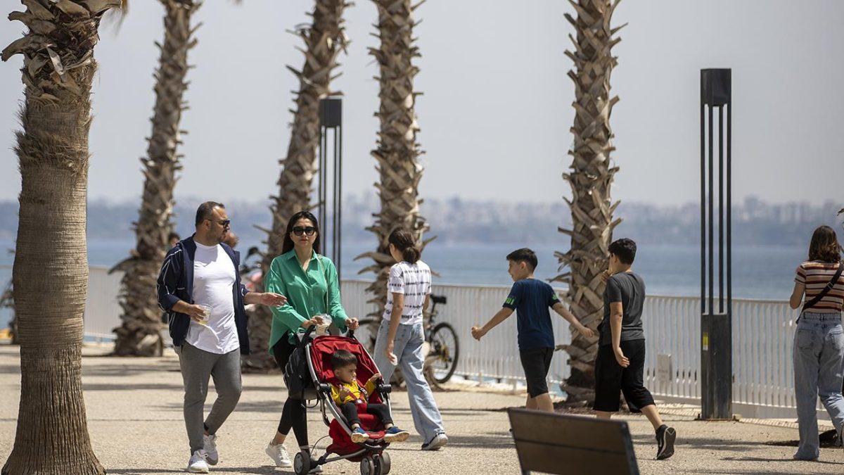 Türkiye'de sıcaklıkların yarından itibaren düşmesi bekleniyor