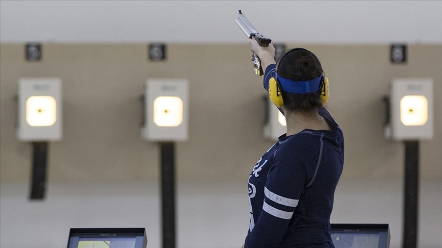 Milli atıcı Şevval İlayda Tarhan, kadınlar 10 metre havalı tabanca kategorisinde finale yükseldi