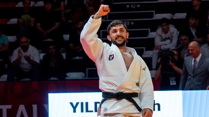 Salih Yıldız, çeyrek finalde Gürcistanlı Giorgi Sardalashvili'yi yenerek yarı finale yükseldi