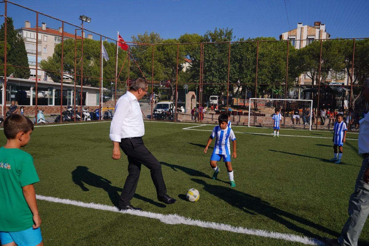 Ayvalık'ta 30 Ağustos Atatürk Kupası Futbol Turnuvası başladı!