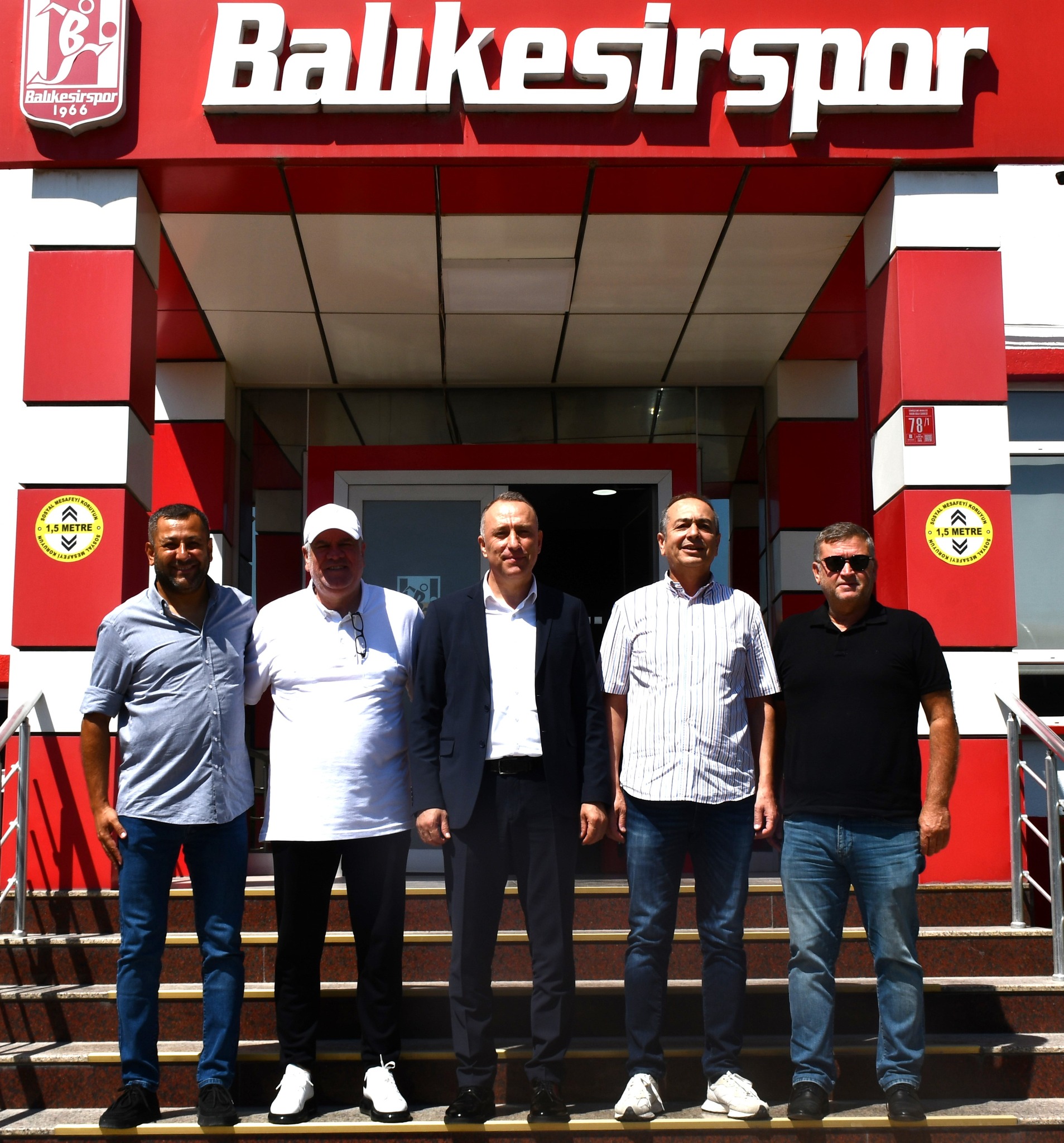 Gençlik ve Spor İl Müdürü Adem Özalp'ten Balıkesirspor'a ziyaret