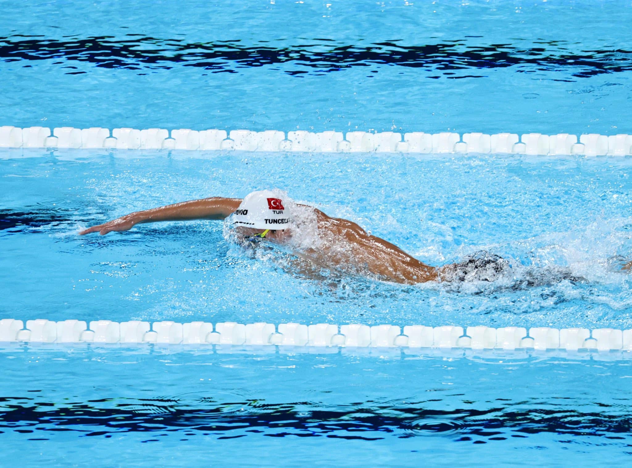 Kuzey Tunçelli, olimpiyat oyunları tarihinde yüzmede finale kalan ilk Türk sporcu oldu