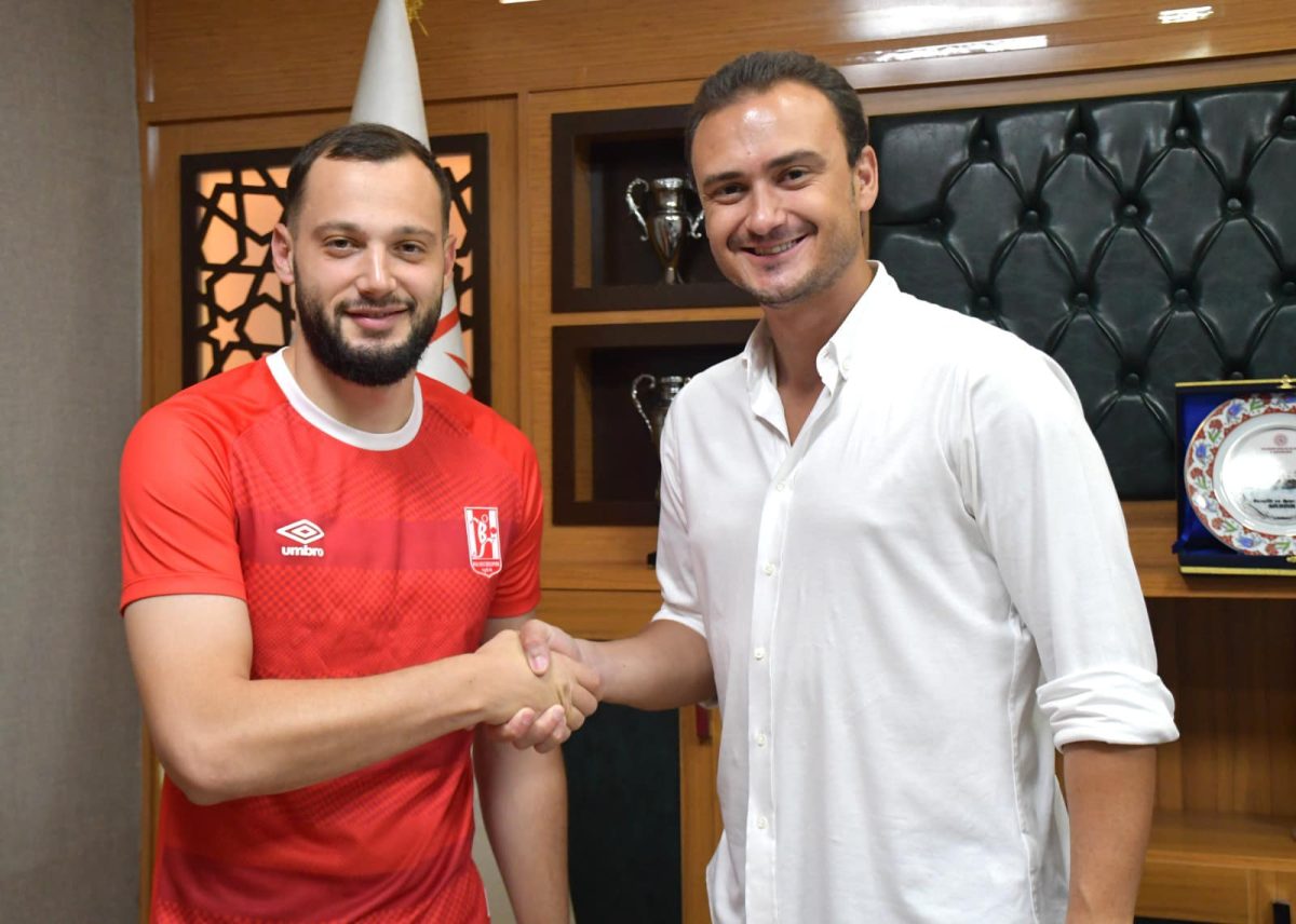 Balıkesirspor, orta saha oyuncusu Özer Özdemir ile 1 yıllık sözleşme imzaladı