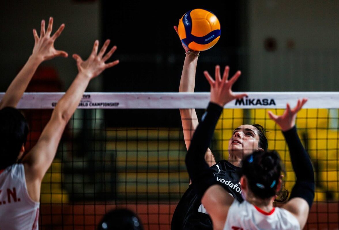 Türkiye, FIVB Dünya Şampiyonası çeyrek finalinde İtalya'ya 3-1 yenildi.