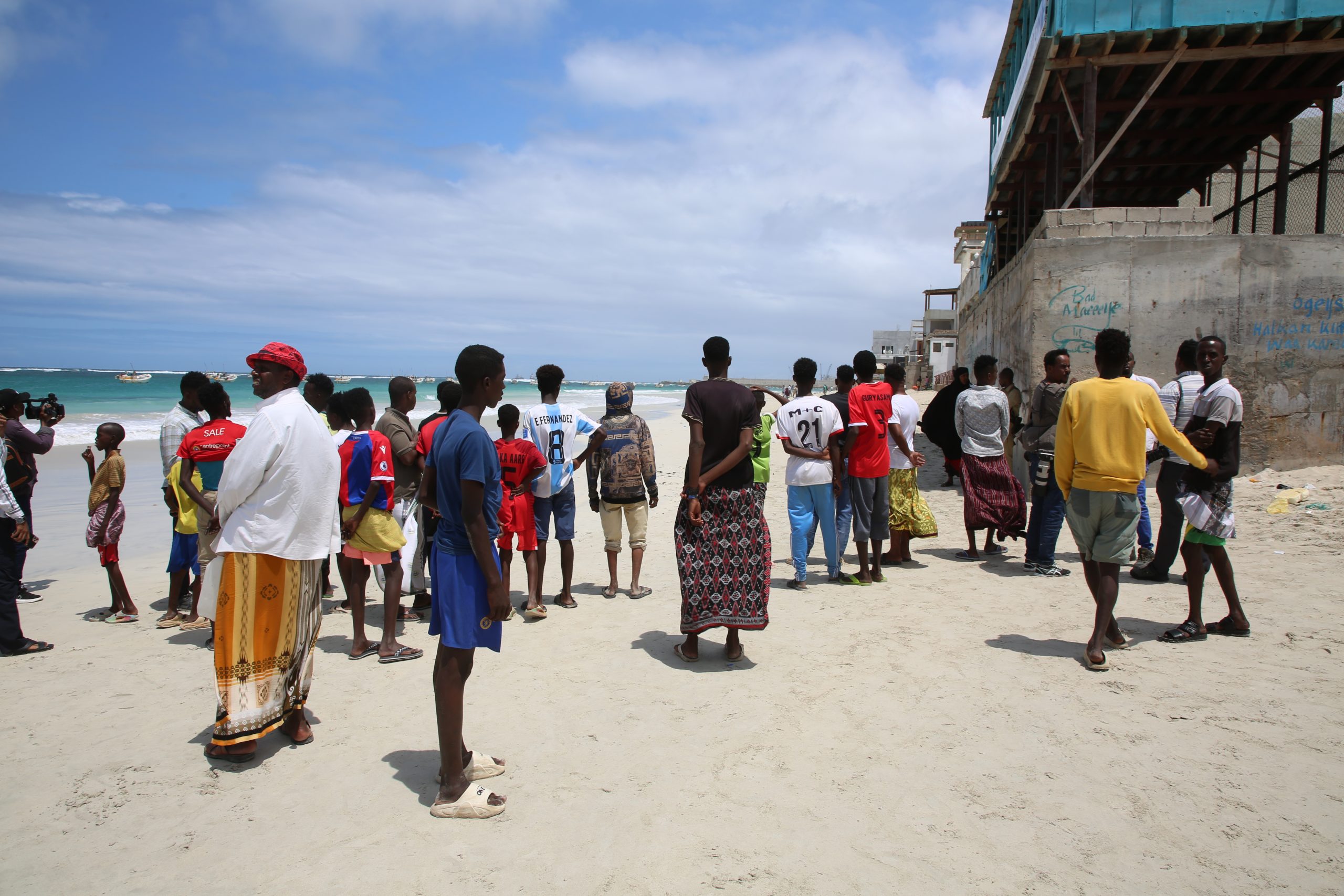 Somali'de bir plaj ve otele düzenlenen saldırıda 32 kişi öldü