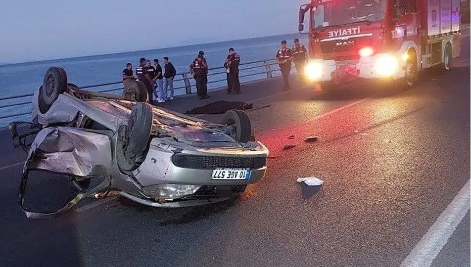 Edremit'te devrilen otomobildeki 1 kişi öldü, 4 kişi yaralandı