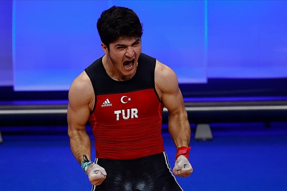 Milli halterci Muhammed Furkan Özbek, Paris 2024'ü 4. sırada tamamladı