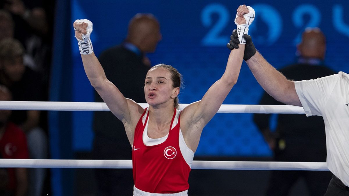 Olimpiyat Oyunları'nda Buse Naz Çakıroğlu finale yükseldi