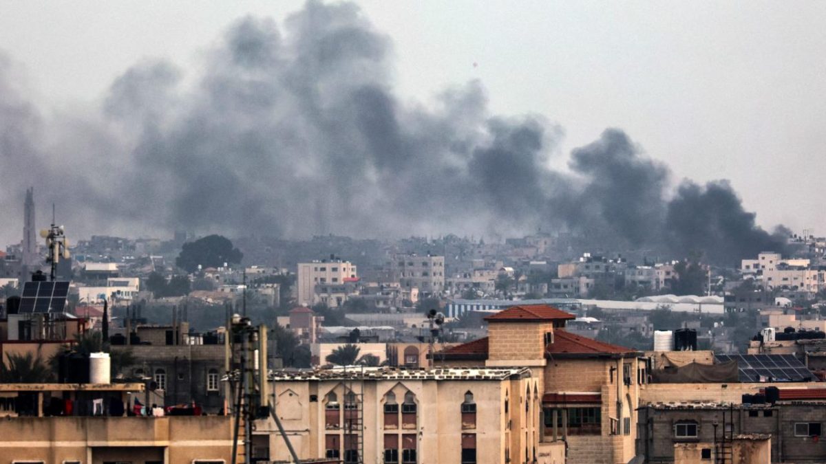 İsrail ordusunun Han Yunus'ta bir evi bombalaması sonucu 5 Filistinli öldü