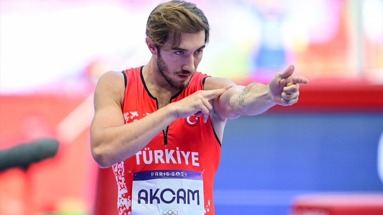 Olimpiyat Oyunları’nda milli atlet Berke Akçam yarı finale yükseldi