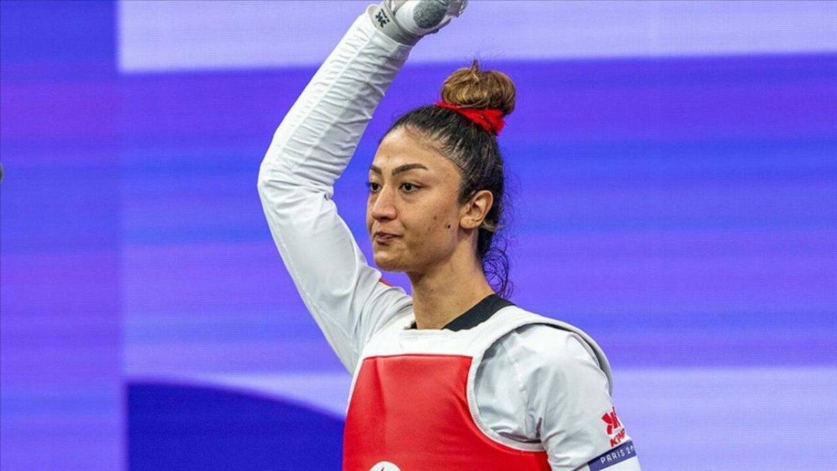 Milli tekvandocu Nafia Kuş Aydın, Paris 2024'te yarı finalde