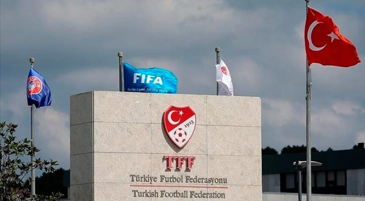 PFDK, Beşiktaş ve Galatasaray'a para cezası verdi