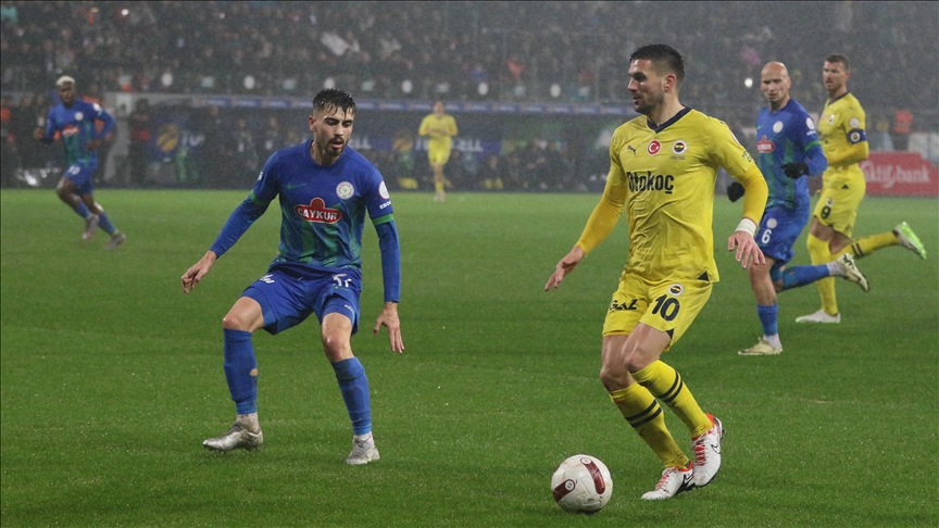 Fenerbahçe, Süper Lig'de yarın Çaykur Rizespor'a konuk olacak