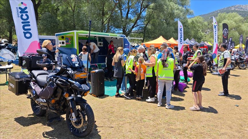 Motosiklet tutkunları Gönen'de buluştu