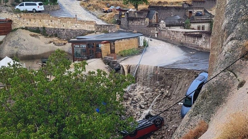 Nevşehir’de sağanak sonrası sel meydana geldi