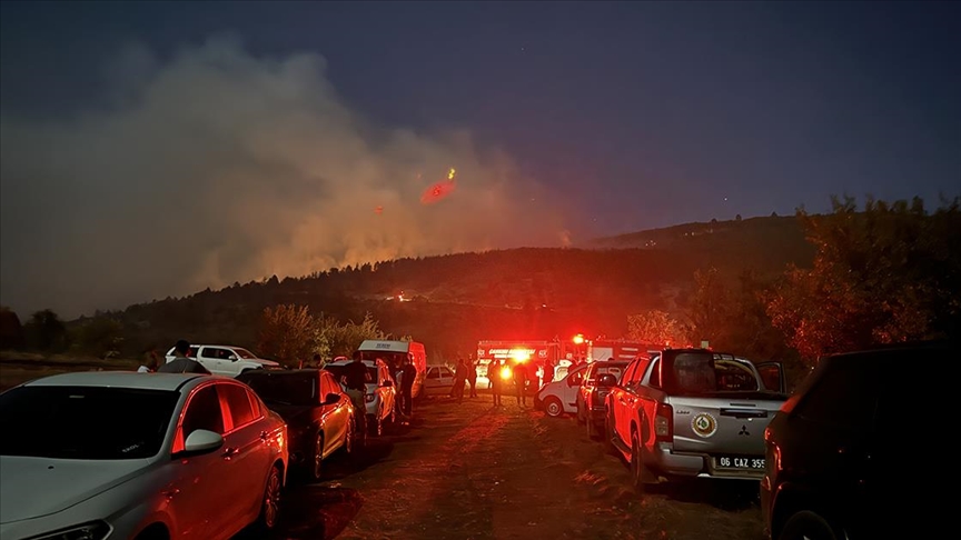 Çankırı'da çıkan orman yangınına müdahaleler sürüyor