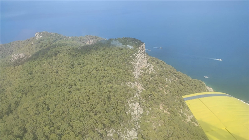 Antalya'da yıldırımın neden olduğu orman yangınları kontrol altına alındı