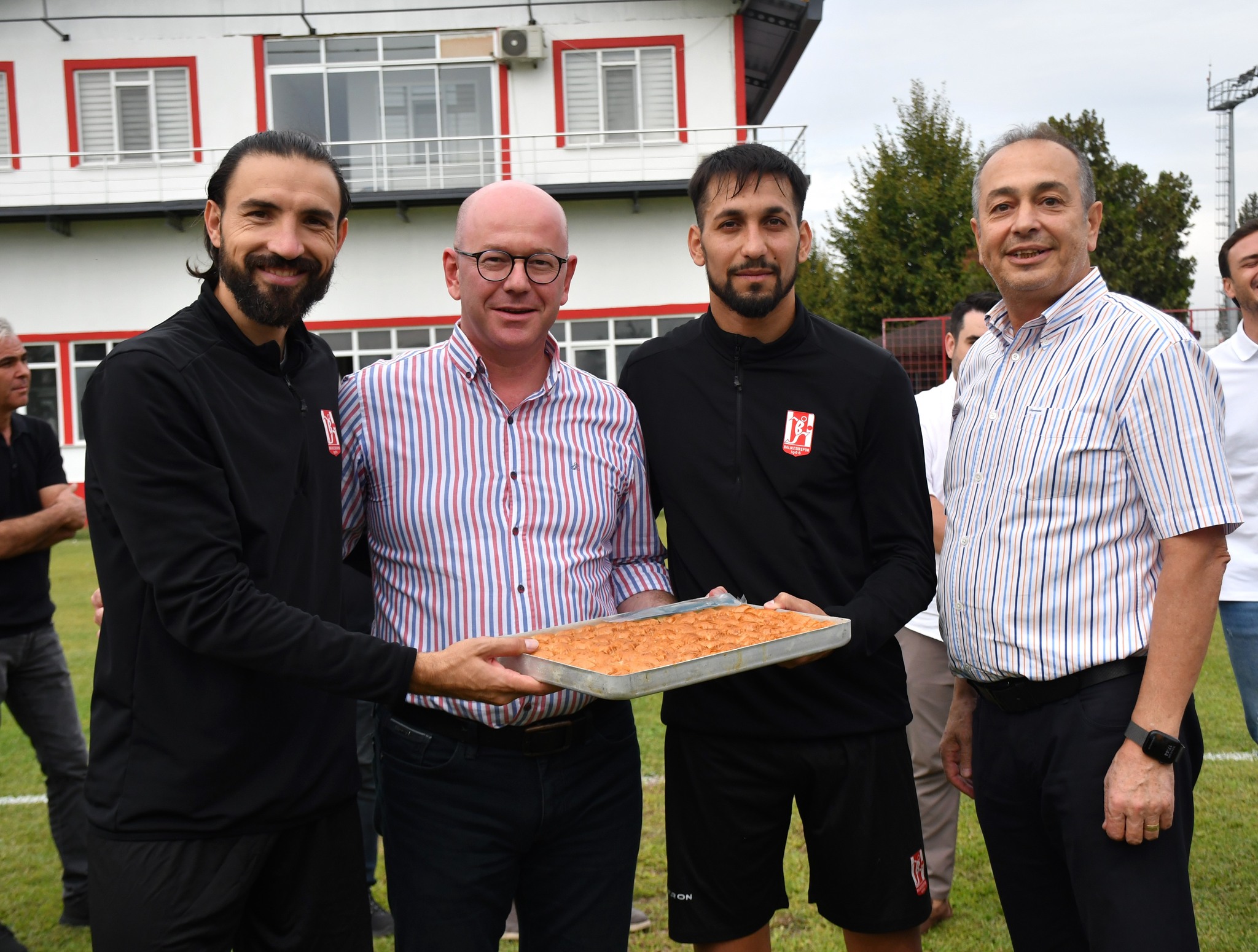 CHP Balıkesir Milletvekili Serkan Sarı'dan Balıkesirspor'a ziyaret