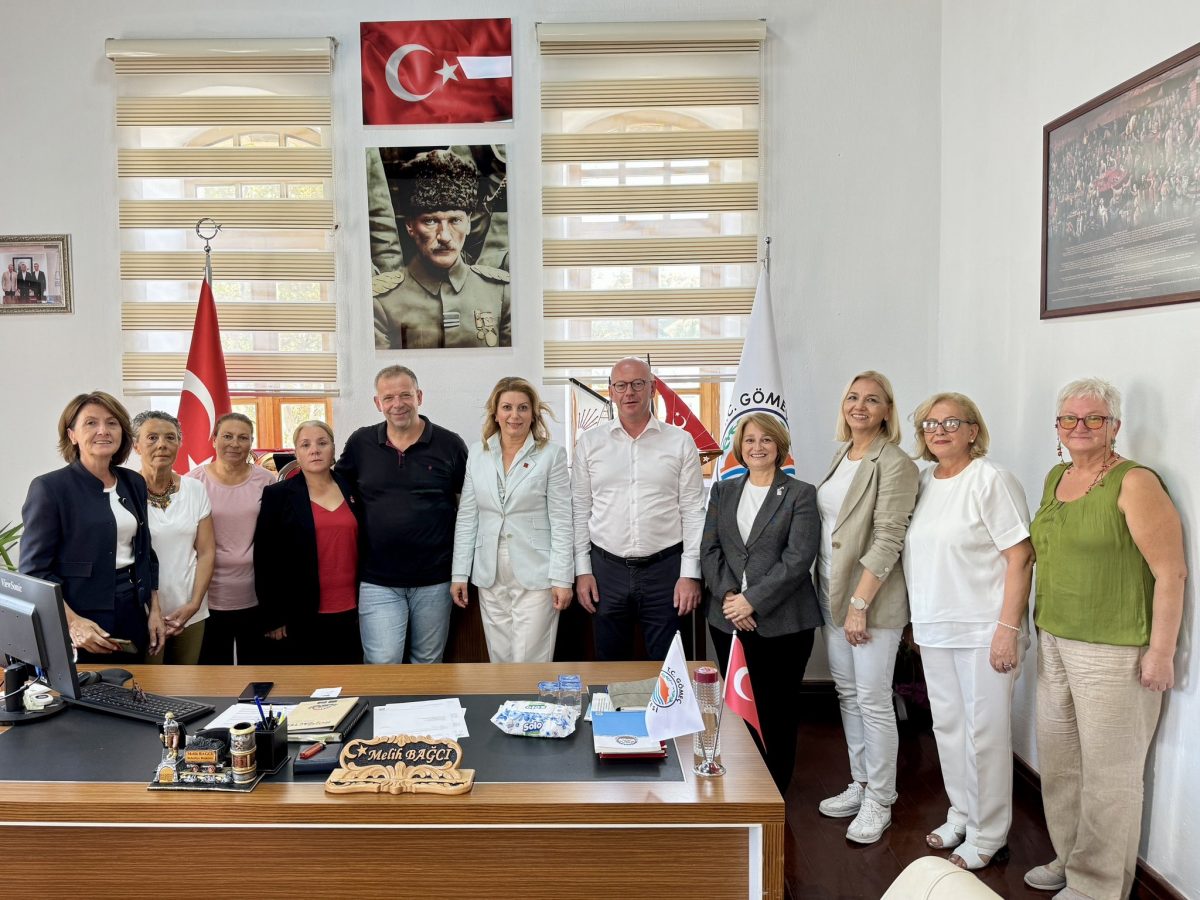 CHP Kadın Kolları Genel Başkanı Asu Kaya'dan Balıkesir ziyareti