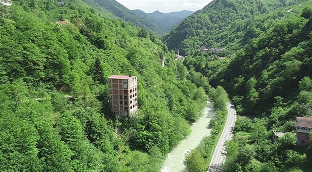 Ormanlardaki kaçak yapılar karara gerek olmaksızın yıkılacak