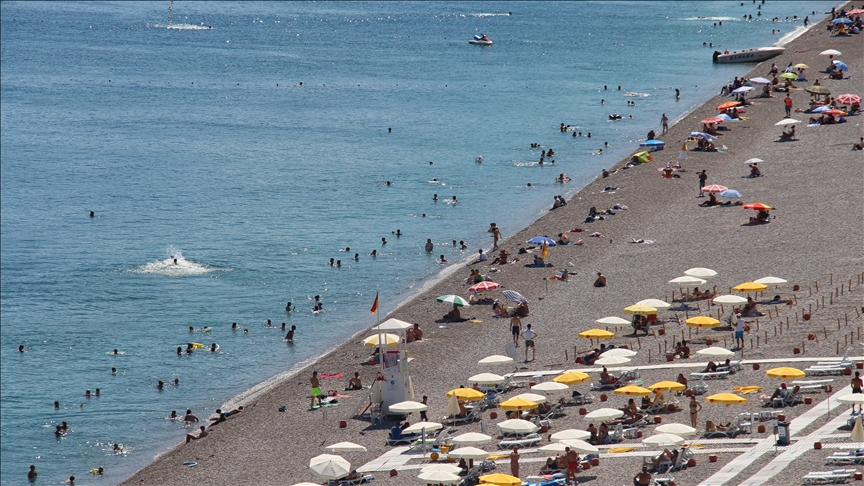 Antalya'da turist sayısında tarihi rekor