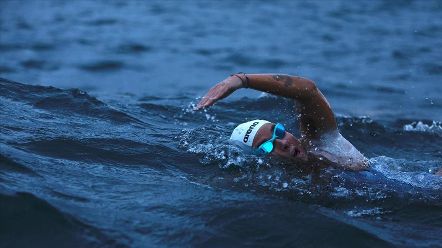 Ultra maraton yüzücüsü Bengisu Avcı'nın Kuzey Kanalı geçişi başladı