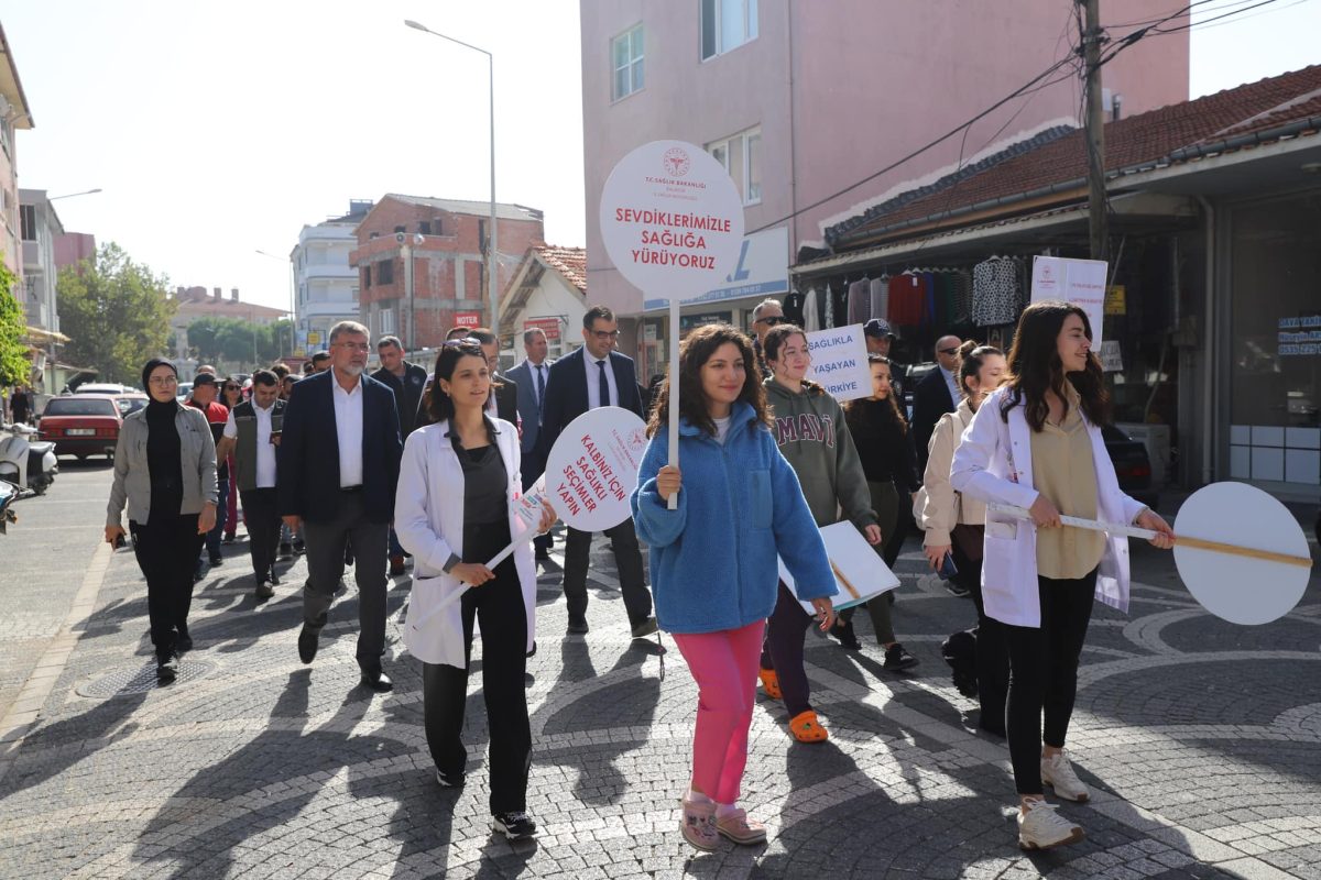 Kepsut'ta sağlıklı yaşam için ''Farkındalık Yürüyüşü''