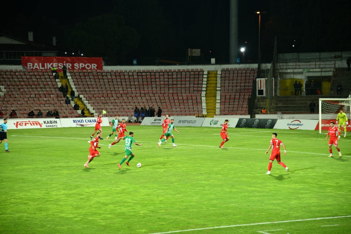 Balıkesirspor, Çayelispor'u evinde 2-1 mağlup etti!