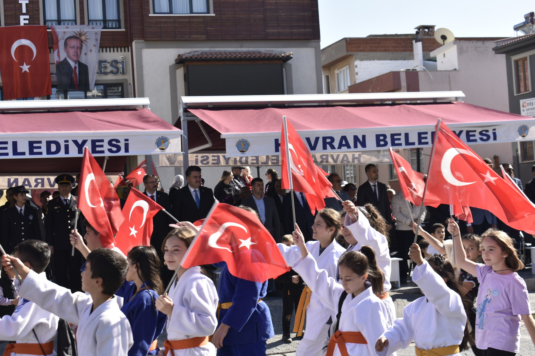 Havran'da Cumhuriyetimizin 101. Yıldönümü coşkuyla kutlandı