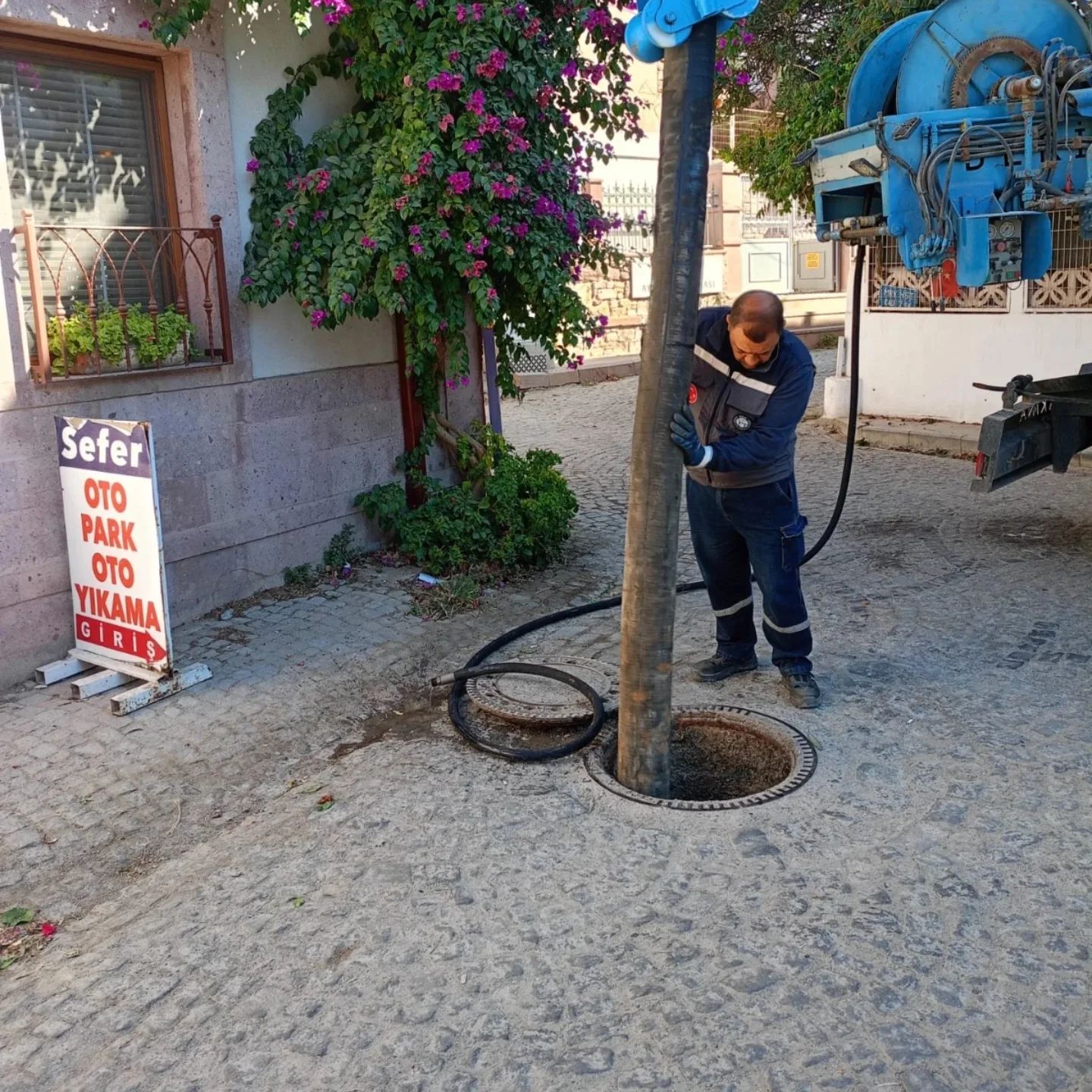 BASKİ'den Ayvalık'ta kapsamlı kanalizasyon temizliği