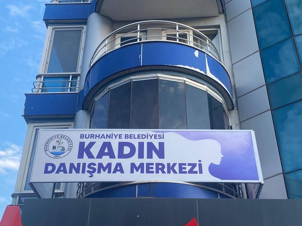 Burhaniye Belediyesi kadınların yanında!