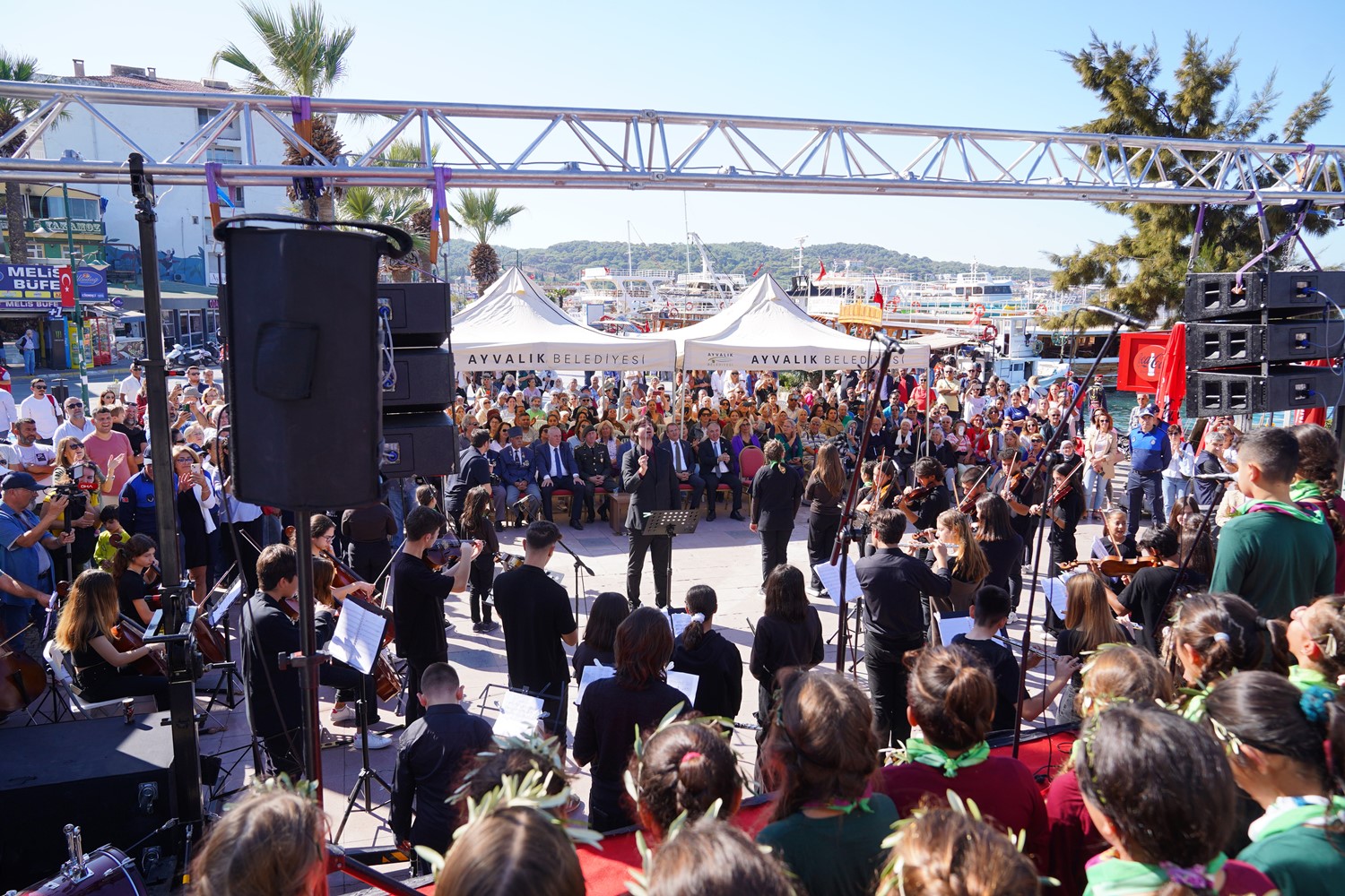 Ayvalık Zeytin Hasat ve Turizm Festivali 19'ncu yılında coşkuyla karşılanıyor!