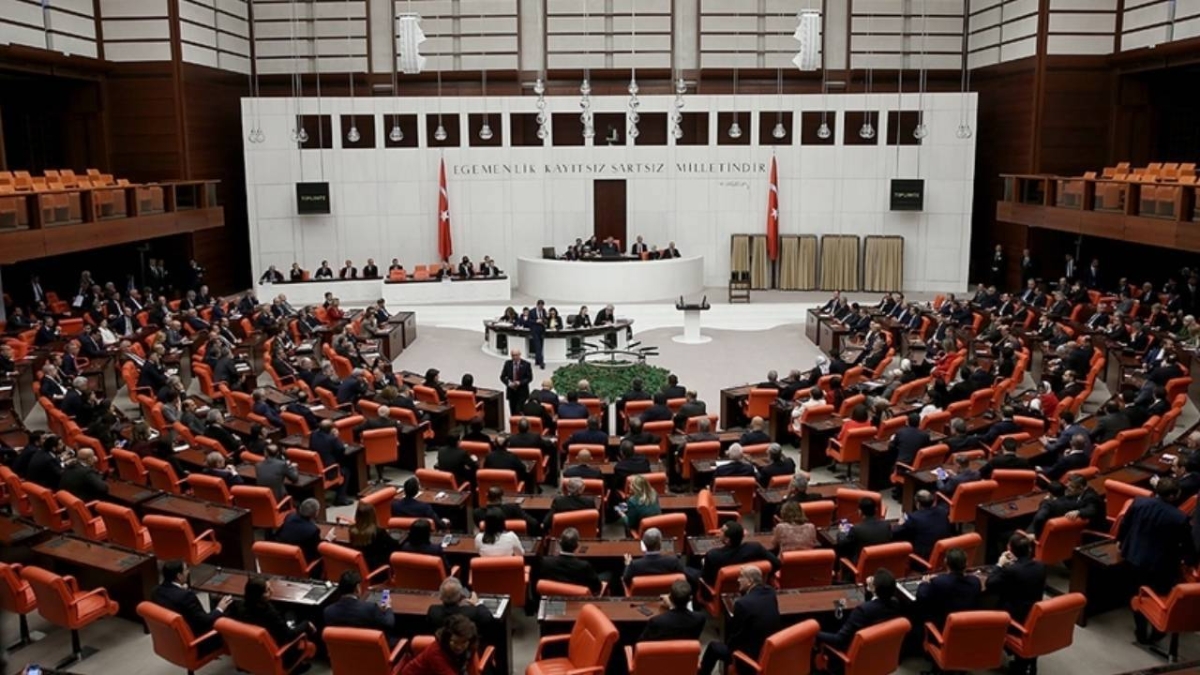 Türk askerinin Lübnan'daki görev süresi 1 yıl daha uzatıldı! Tezkere Meclis'ten geçti!