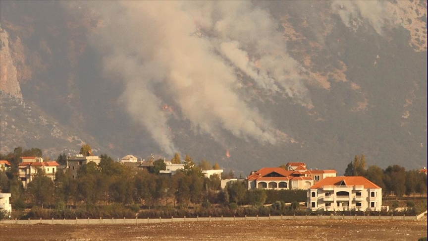 İsrail ordusu, Lübnan'ın güneyindeki köyleri fosfor bombasıyla hedef aldı