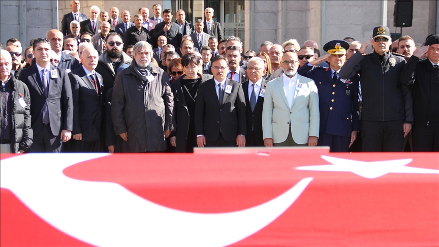 Eski Bakan Sabahattin Çakmakoğlu'nun cenazesi memleketi Kayseri'de defnedildi