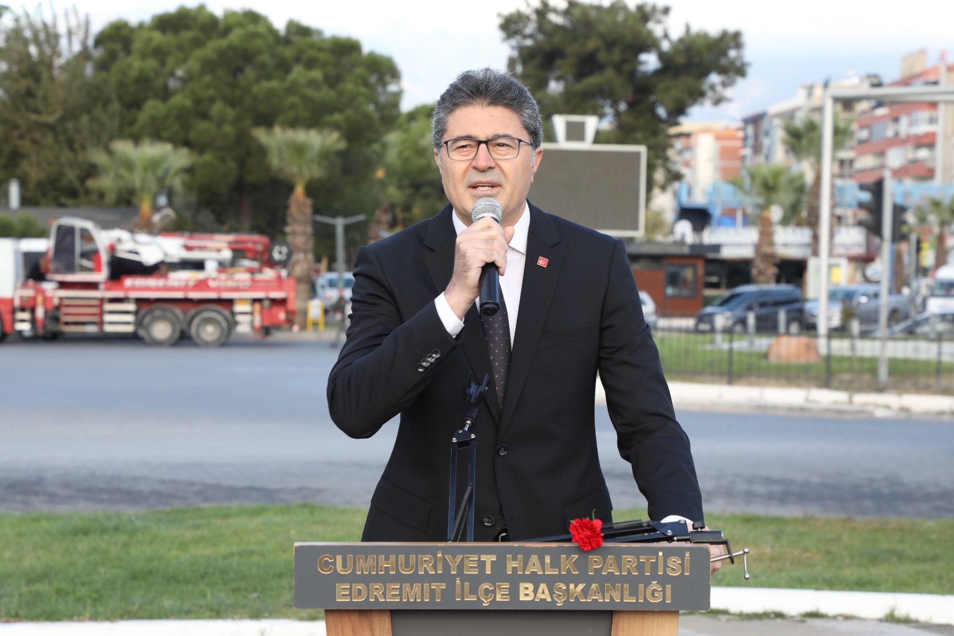 Ensar Aytekin: “Atatürk, milletimizi özgürleştiren eşsiz bir liderdir”