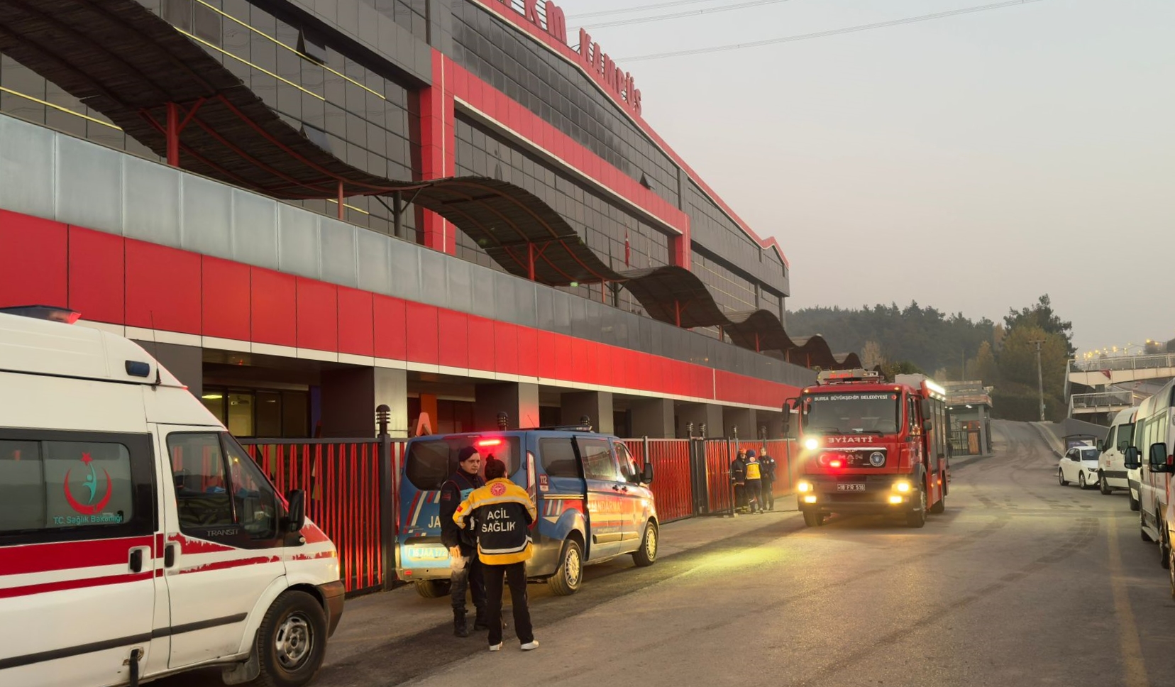 Bursa'da yangın çıkan okulda bir kişinin cesedi bulundu