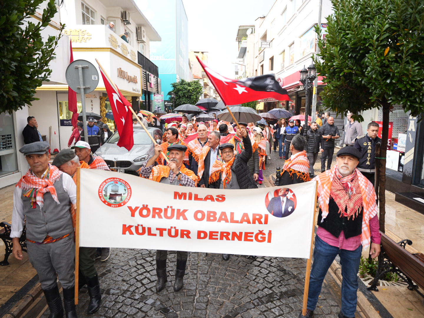 10'ncu Milas Zeytin Hasat Şenliği büyük bir coşkuyla başladı