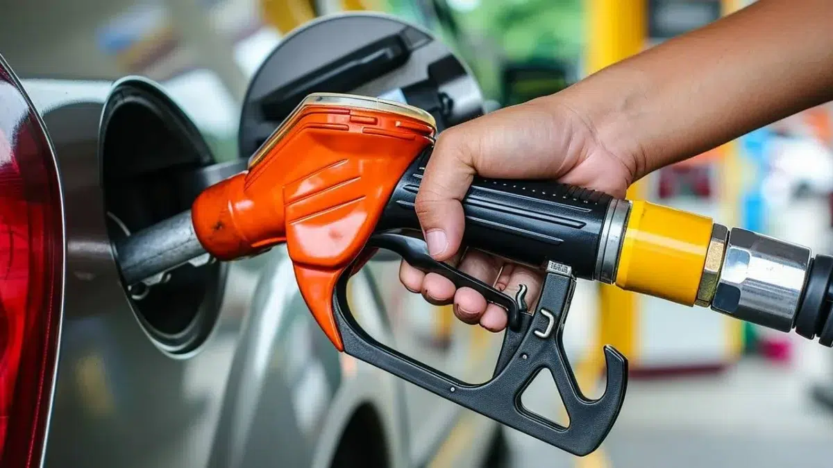 Petrol fiyatları geriledi! Akaryakıta indirim gelecek mi?