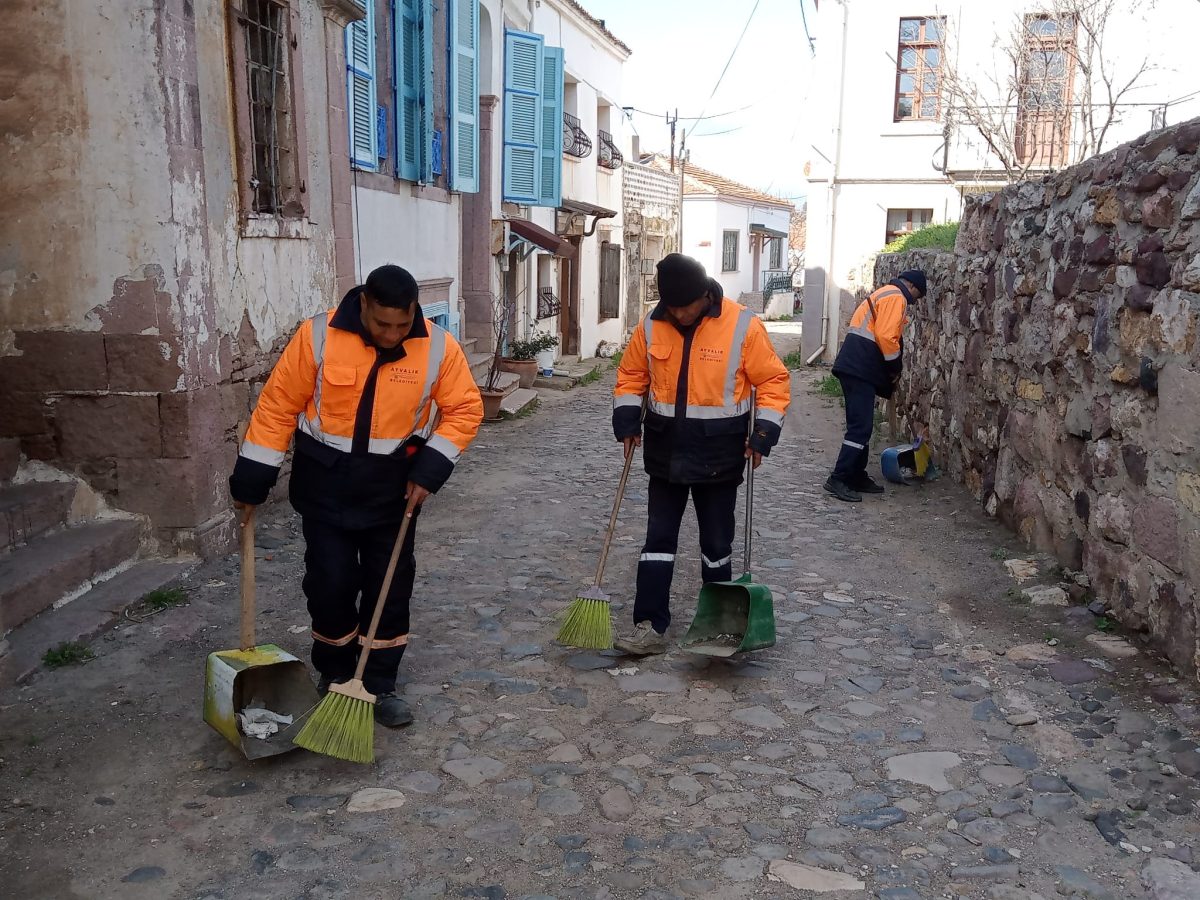 Ayvalık'ta 'Temizlik Seferberliği' başladı!