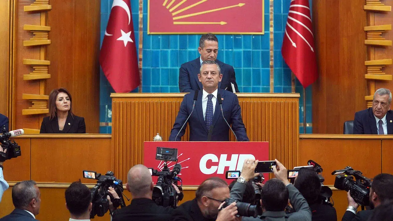 Özgür Özel, asgari ücret için rakam verdi! "Bunun altındaki rakamda biz yokuz"