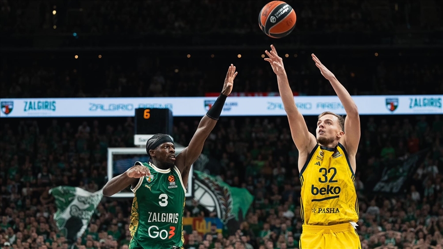 Fenerbahçe Beko, Zalgiris'i 72-65 mağlup etti