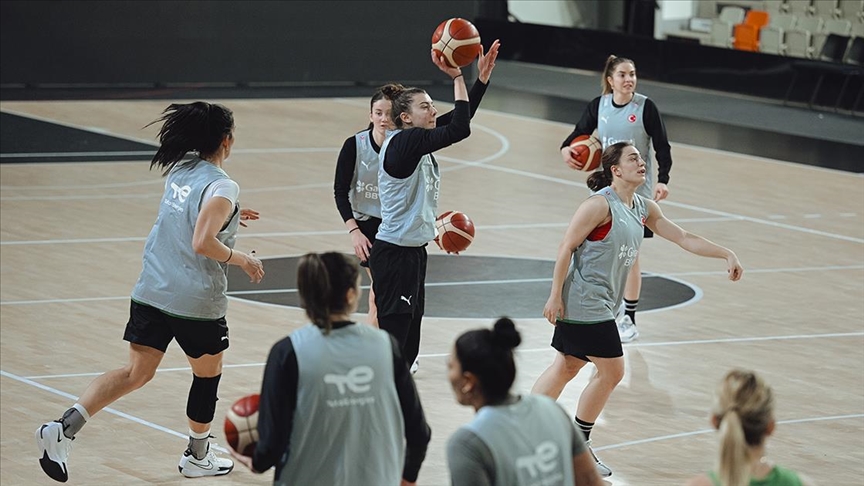 A Milli Kadın Basketbol Takımı, Slovakya maçının hazırlıklarını tamamladı