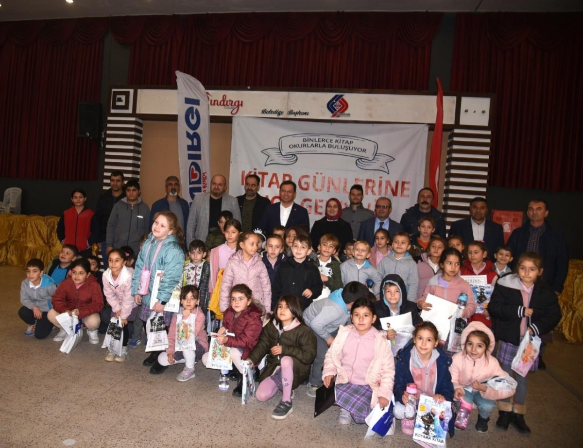 Sındırgı Kitap Günleri başladı! Vatandaşlar yoğun ilgi gösterdi!