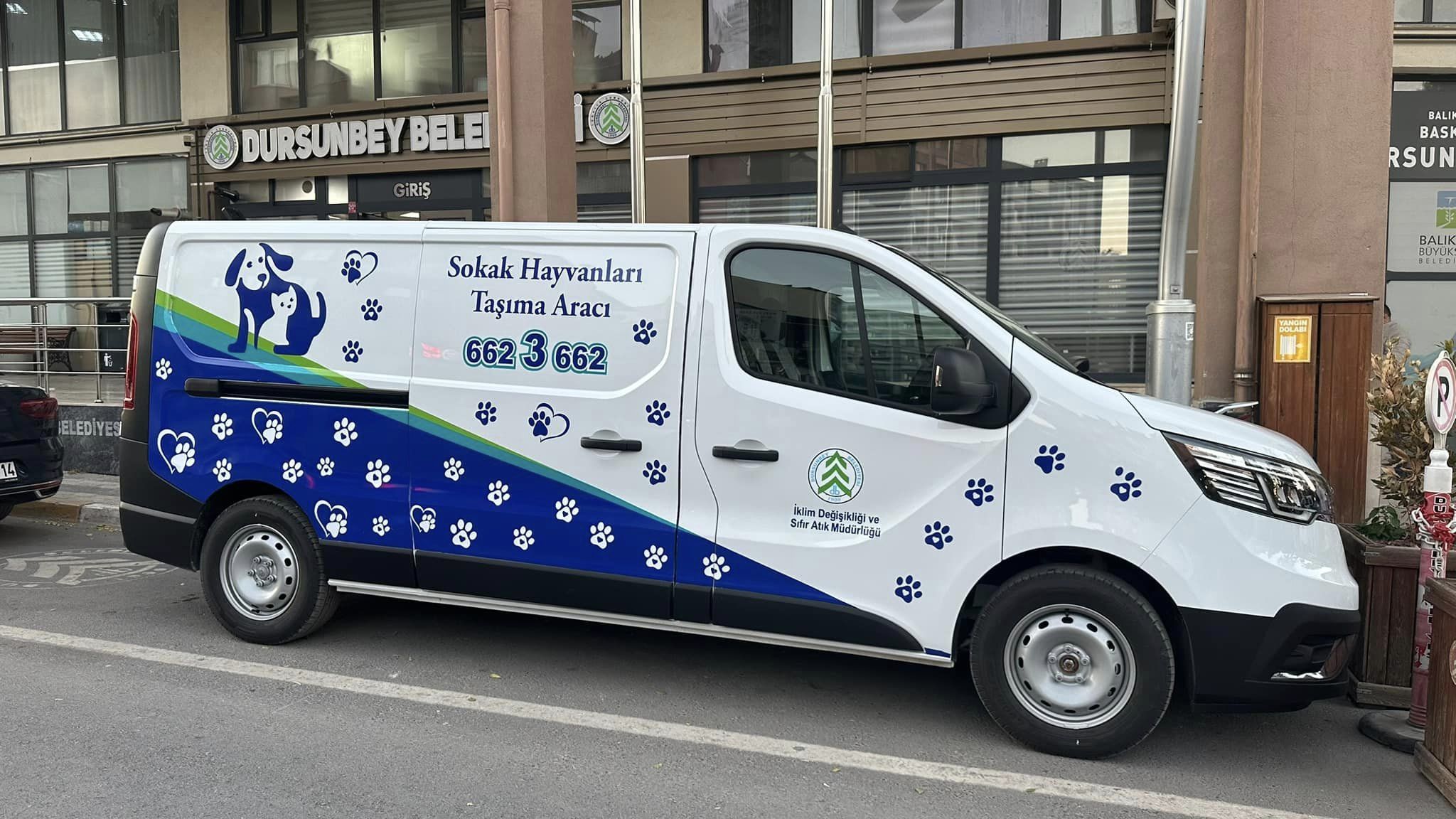 Dursunbey Belediyesi'nden sokak hayvanlarına destek!